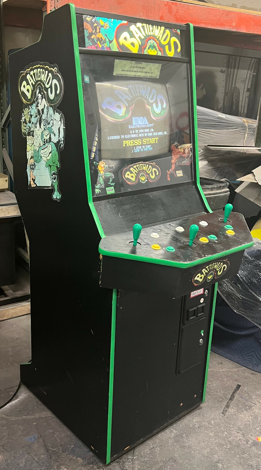 BATTLETOADS ARCADE MACHINE by RARE COIN GAMES INC 1994