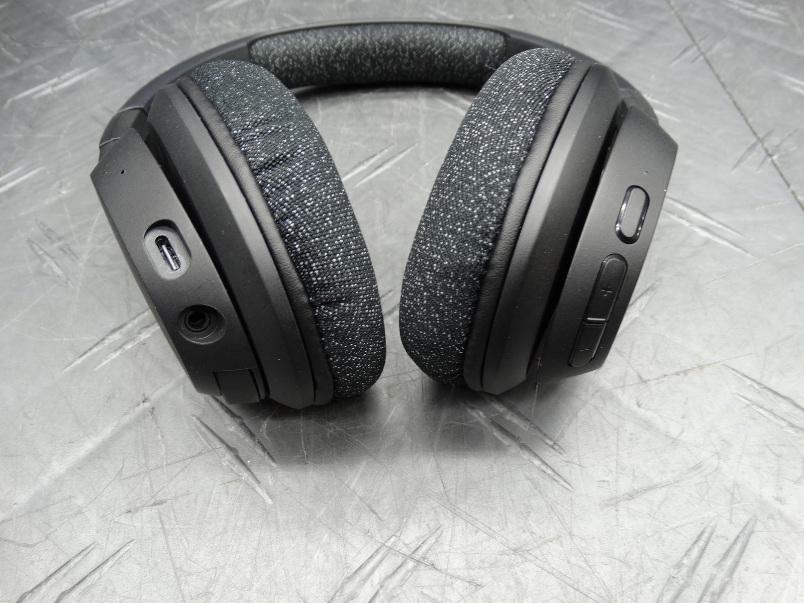 Belkin - SoundForm Adapt Wireless Over-Ear Headset