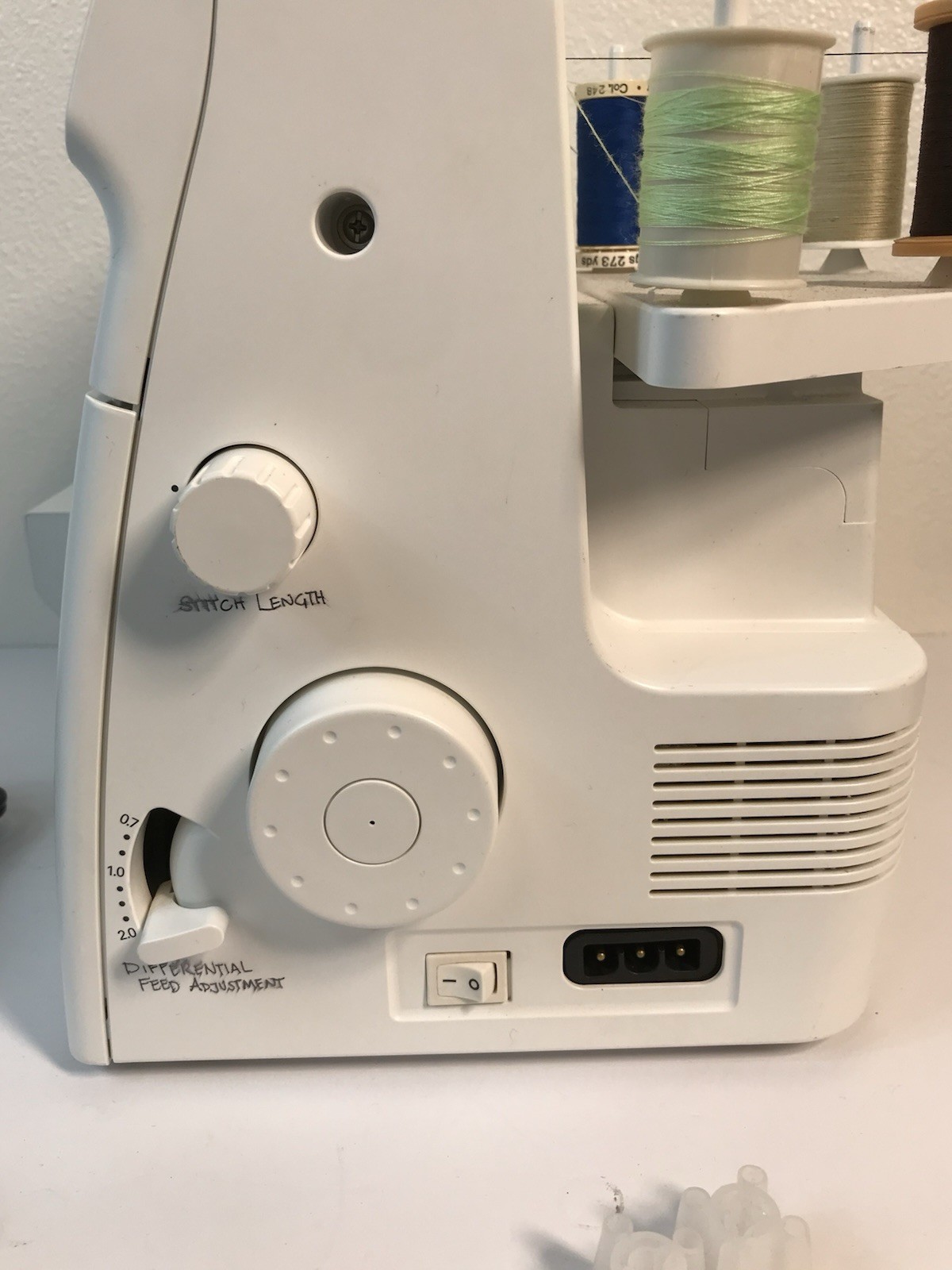 PFAFF Hobby Lock 2.0 - German Design Sterger Sewing Machine - READ DESCRIPTION