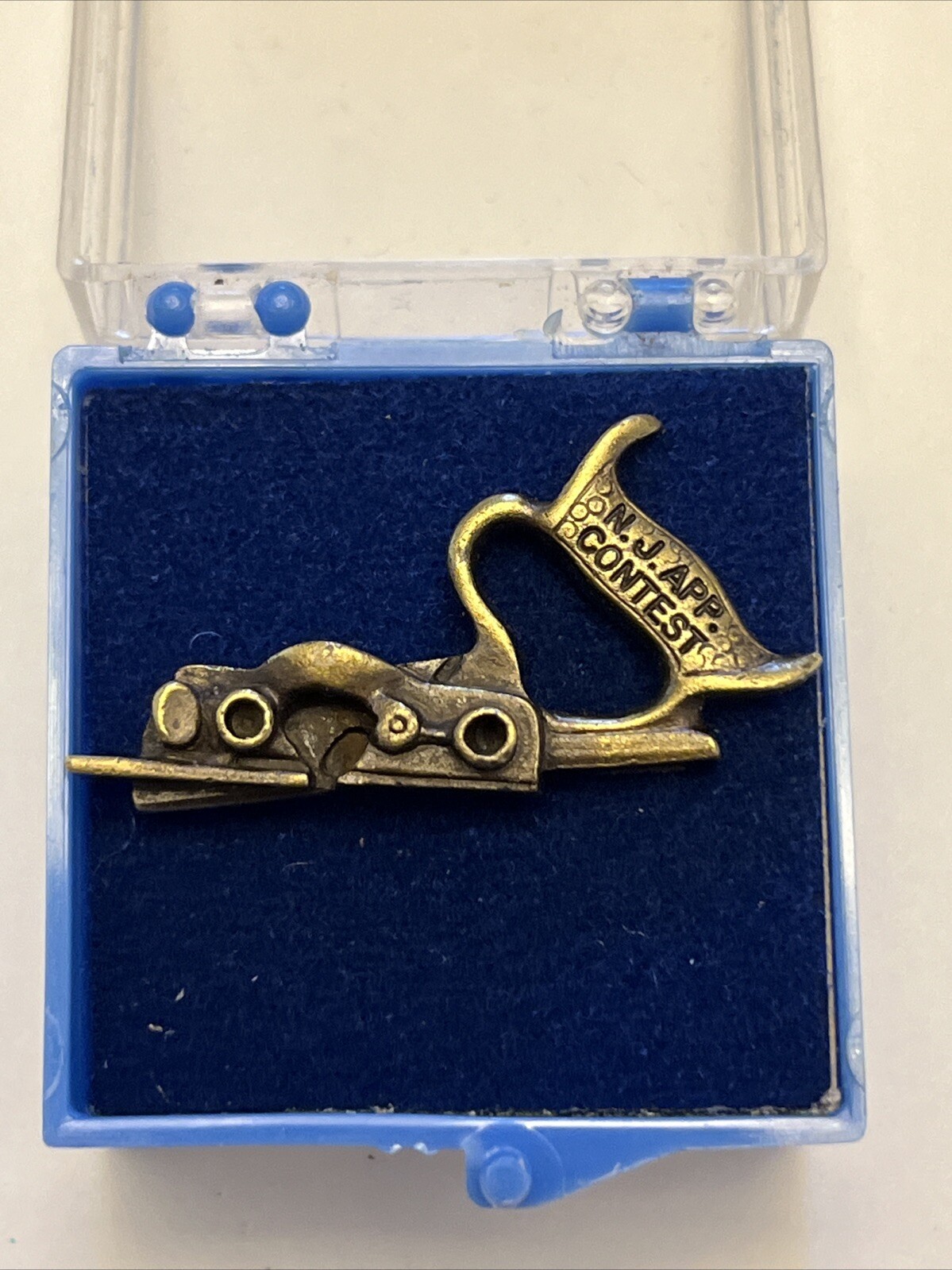 ANTIQUE / VINTAGE STANLEY HAND PLANE TIE TACK PIN NJ APP. CONTEST IN JEWEL CASE