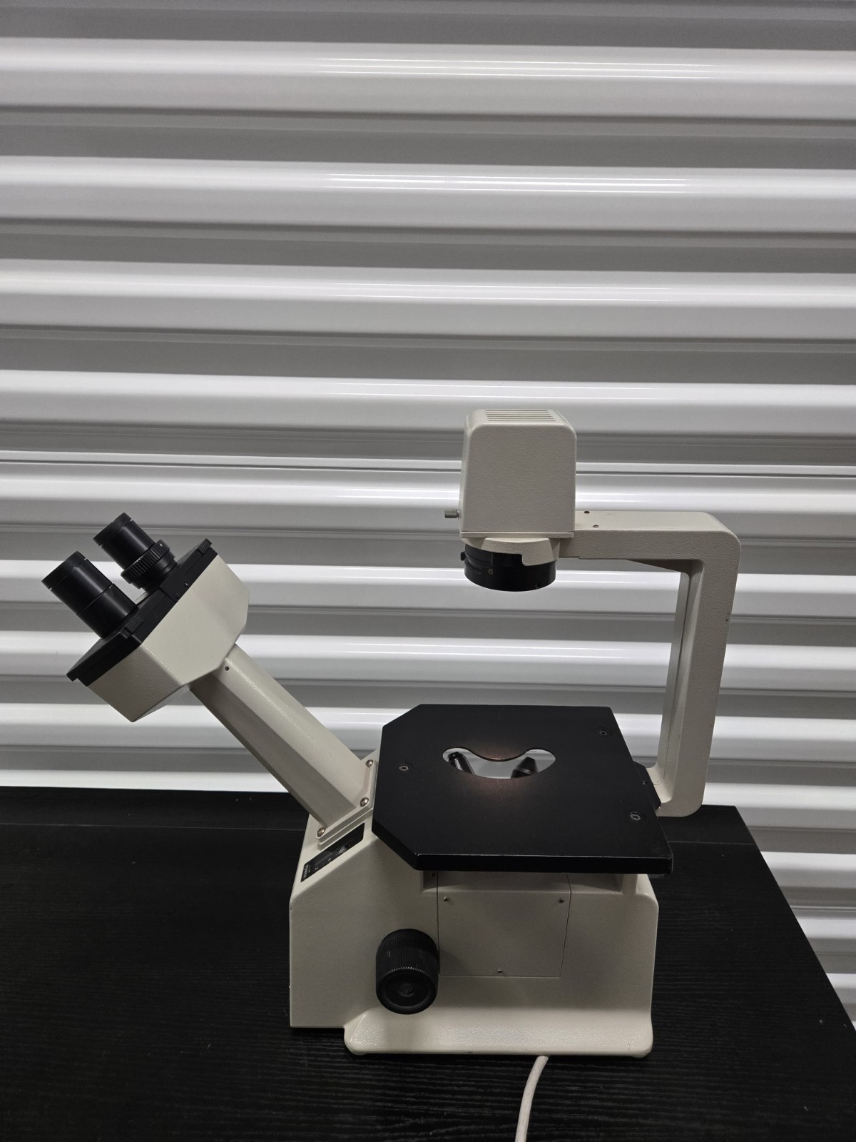 Nikon TMS  Inverted Phase Contrast Trinocular Microscope / 3 Objectives