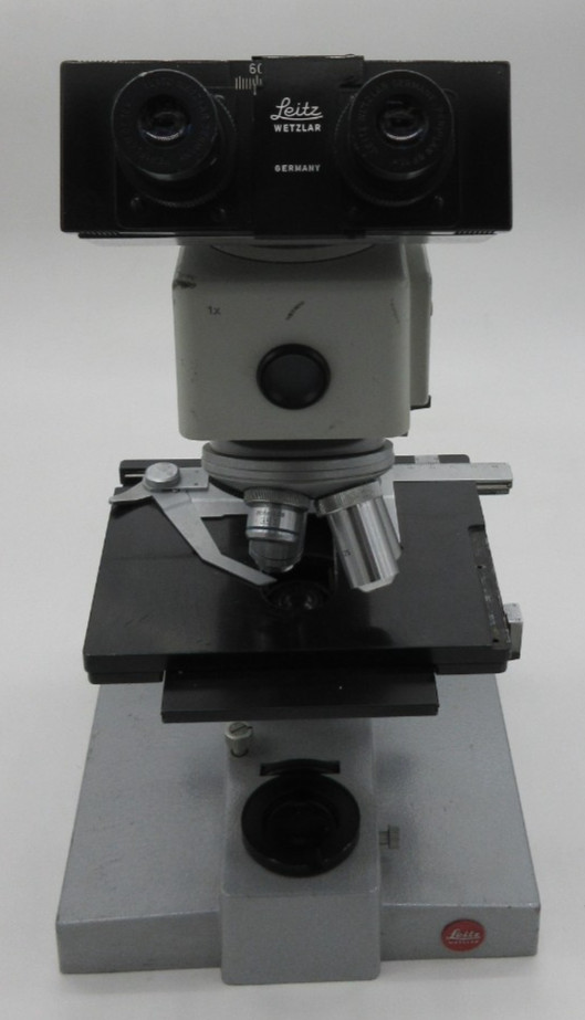 Leitz Wetzlar Dialux  Microscope