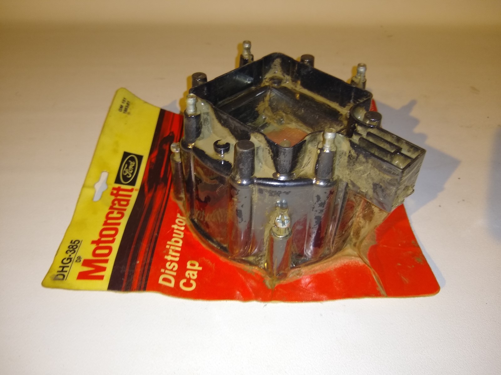 Ford Motorcraft Distributor Cap Part # DHG385