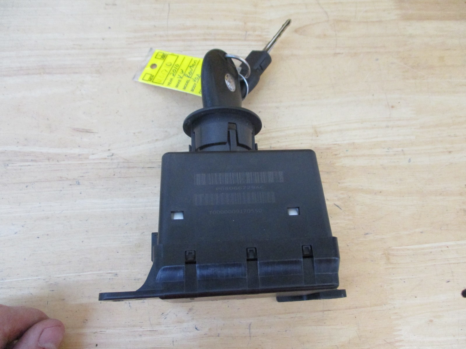 2008-2010 Dodge Journey VW ROUTAN Ignition Node Receiver Mopar 68066729AA OEM 09