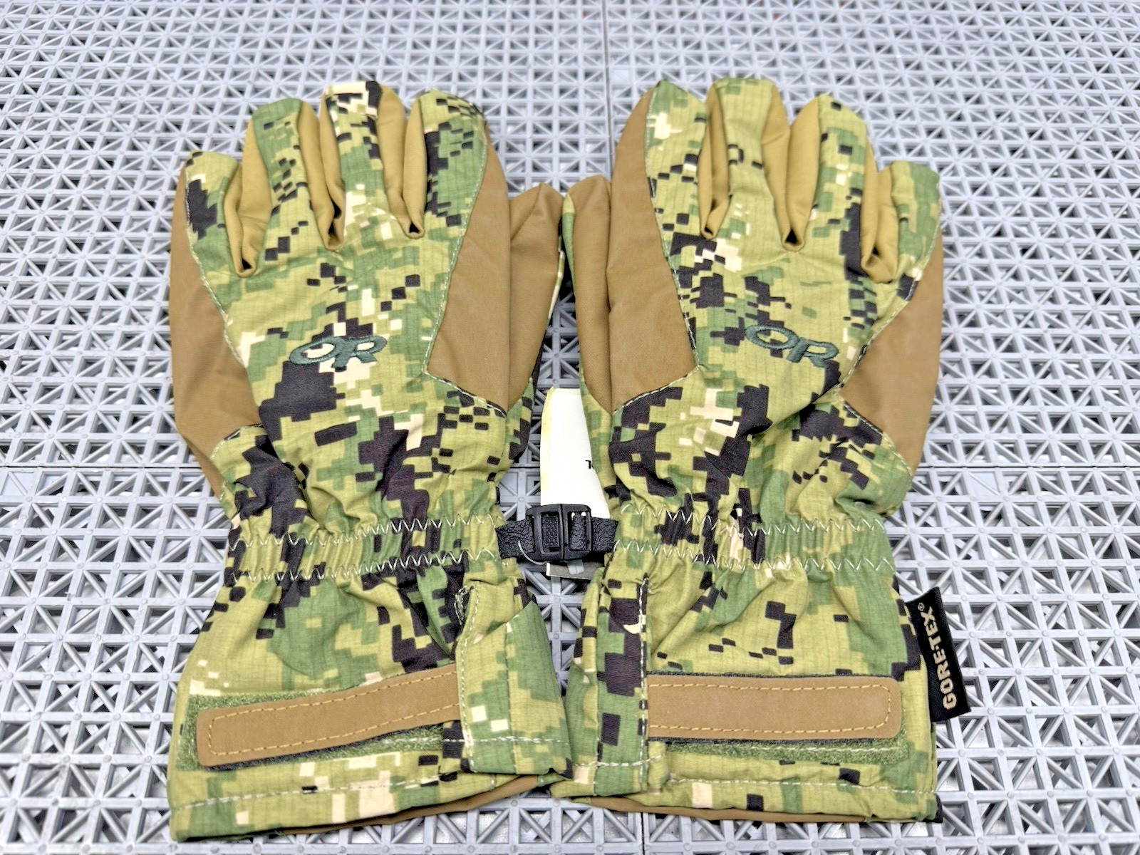 🔥 Outdoor Research Poseidon GORE-TEX Gloves Medium AOR2 Woodland Military NWT