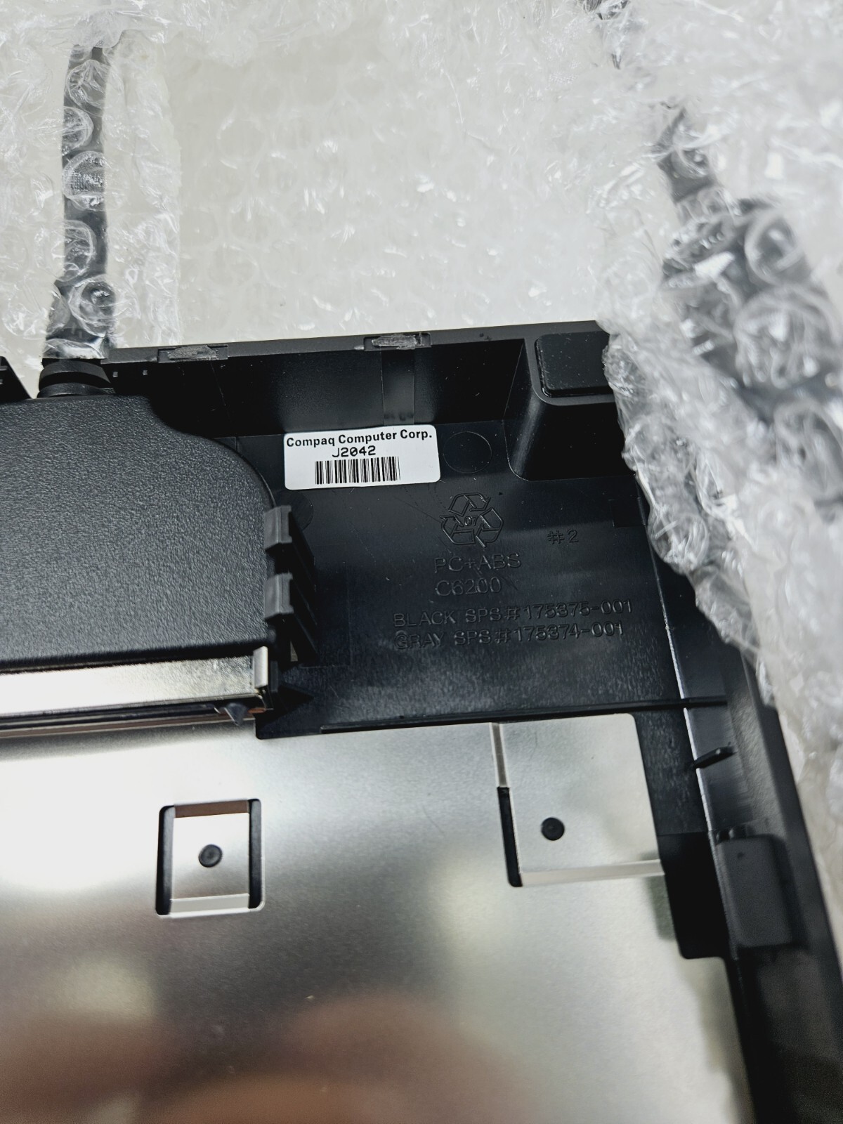 Compaq 175375-001 case and cable for external floppy disk holder For M700