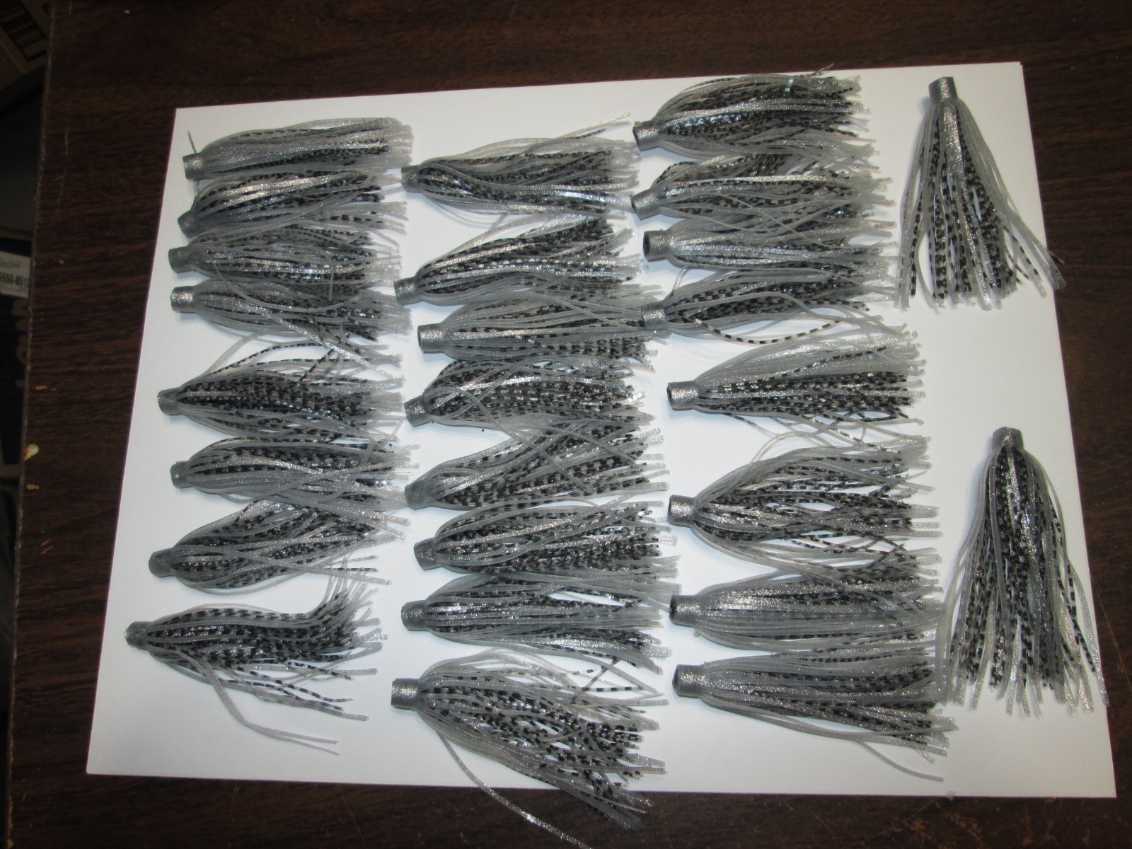 25 - QUICK CHANGE SILICONE RUBBER SKIRTS - 3" LONG - SILVER AND BLACK,,