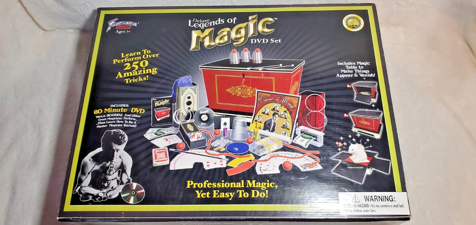FANTASMA Deluxe LEGENDS OF MAGIC Over 250 cool tricks w/Table, DVD is missing