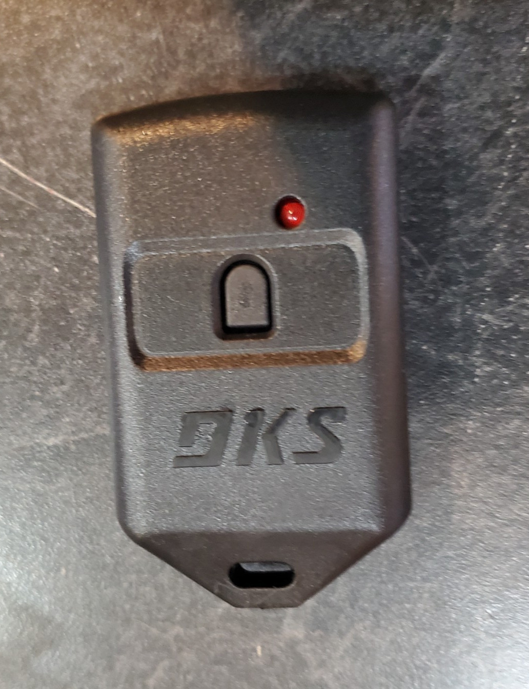 DoorKing 8069-080 MicroPLUS 1 Button Transmitter Facility Code 0038 Open Box