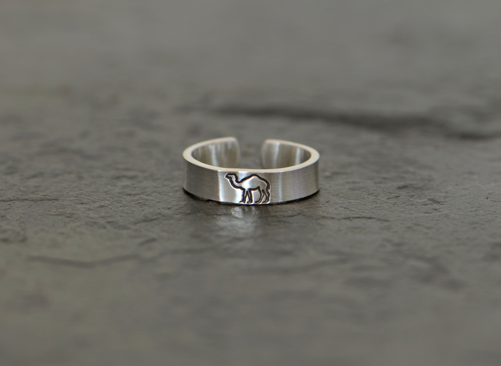 Sterling silver toe ring for your camel toe ;)