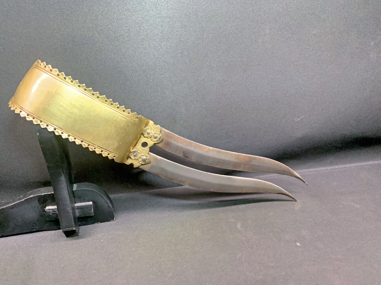 OLD  RARE BICHWA / CHAKRA DAGGER, 19TH, KNIFE OF THE SIKHS OF PUNJAB, INDIA
