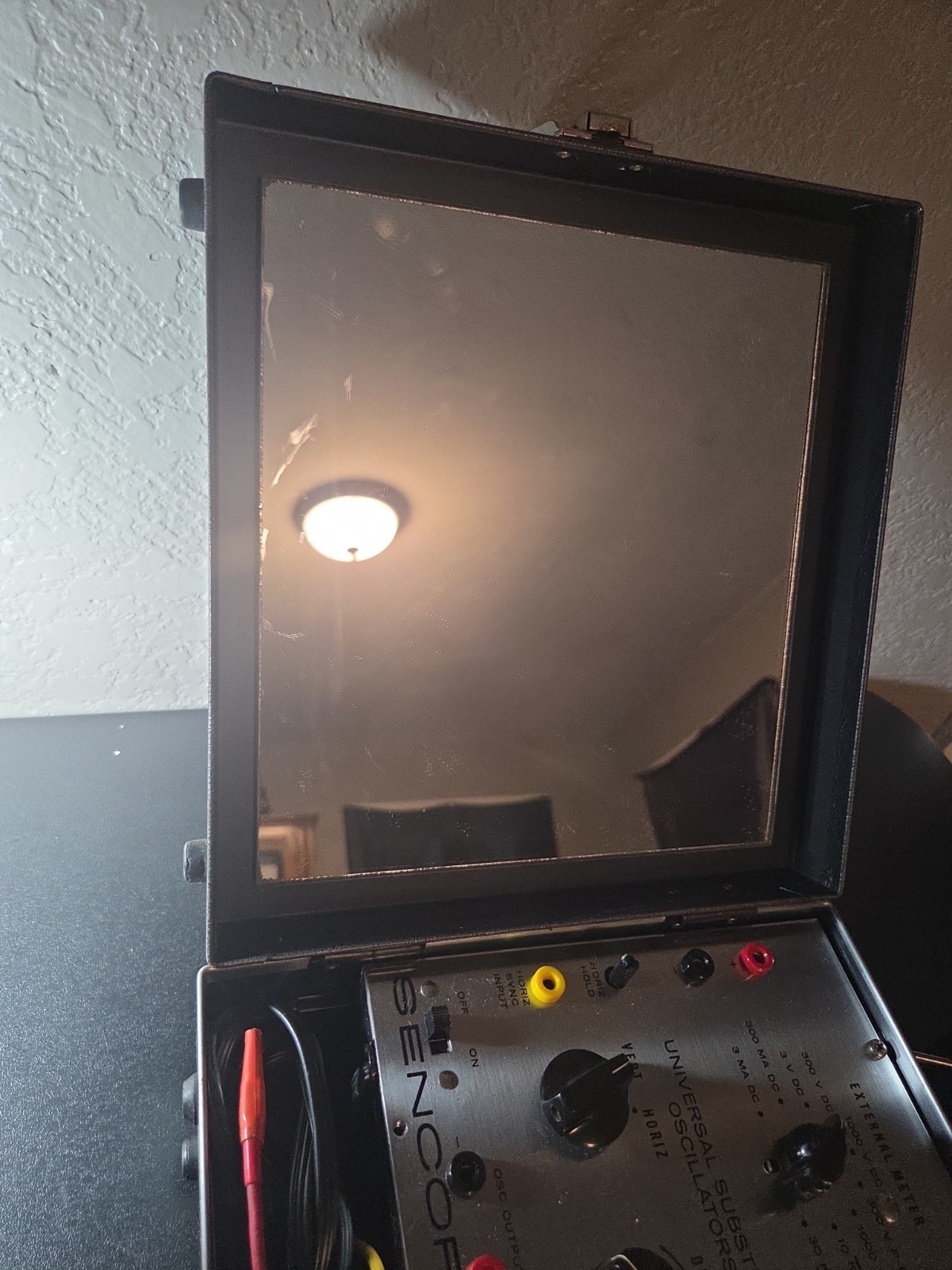 Sencore SS137 Sweep Circuit Analyzer - Power On - Untested