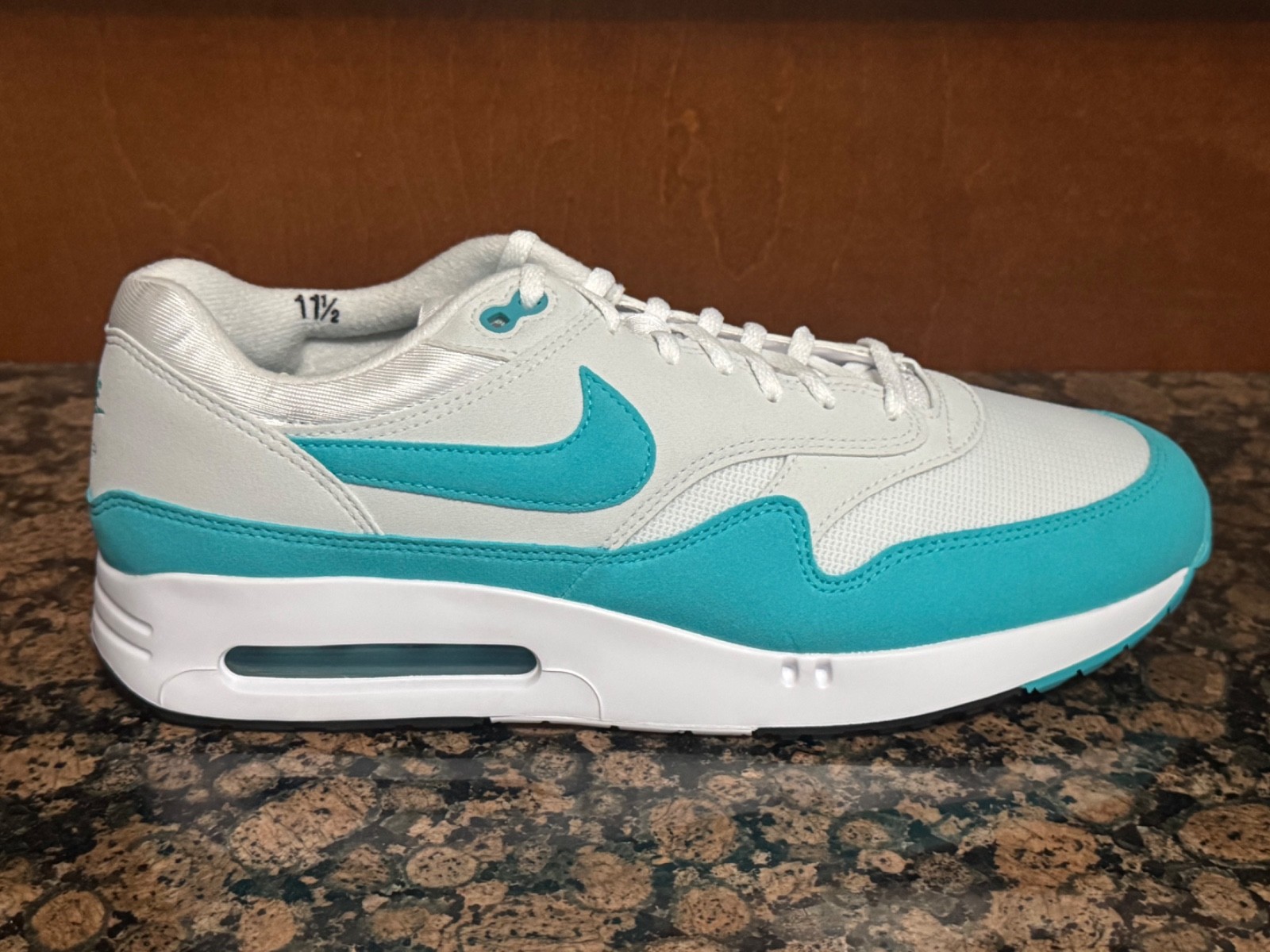 New! Mens NIKE AIR MAX 1 '86 OG SPIKELESS GOLF SHOES DV1403-117 WHITE/CACTUS