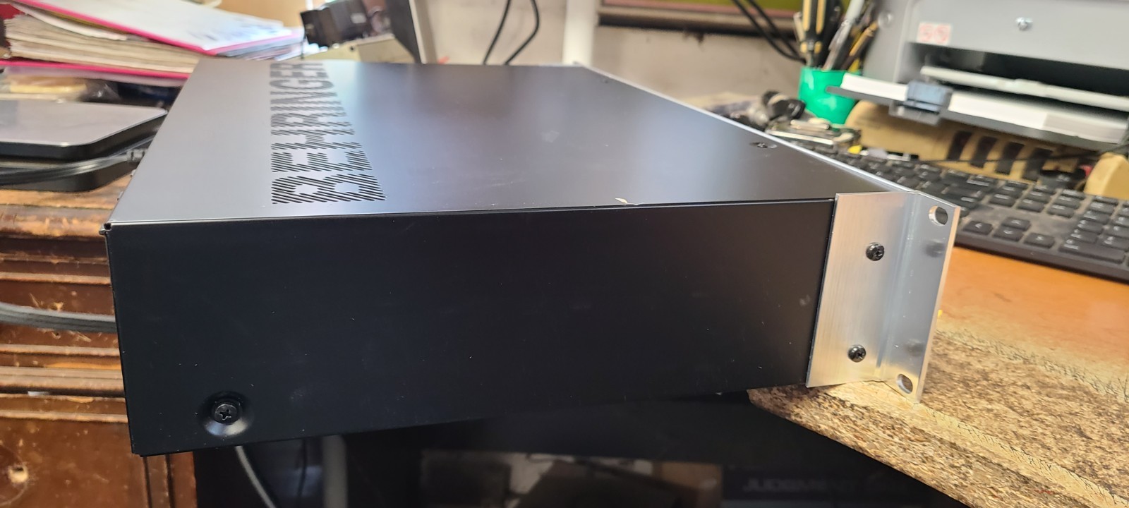 BEHRINGER Model DSP 8024 Ultra-Curve Pro Digital 24-Bit Dual-DSP Mainframe