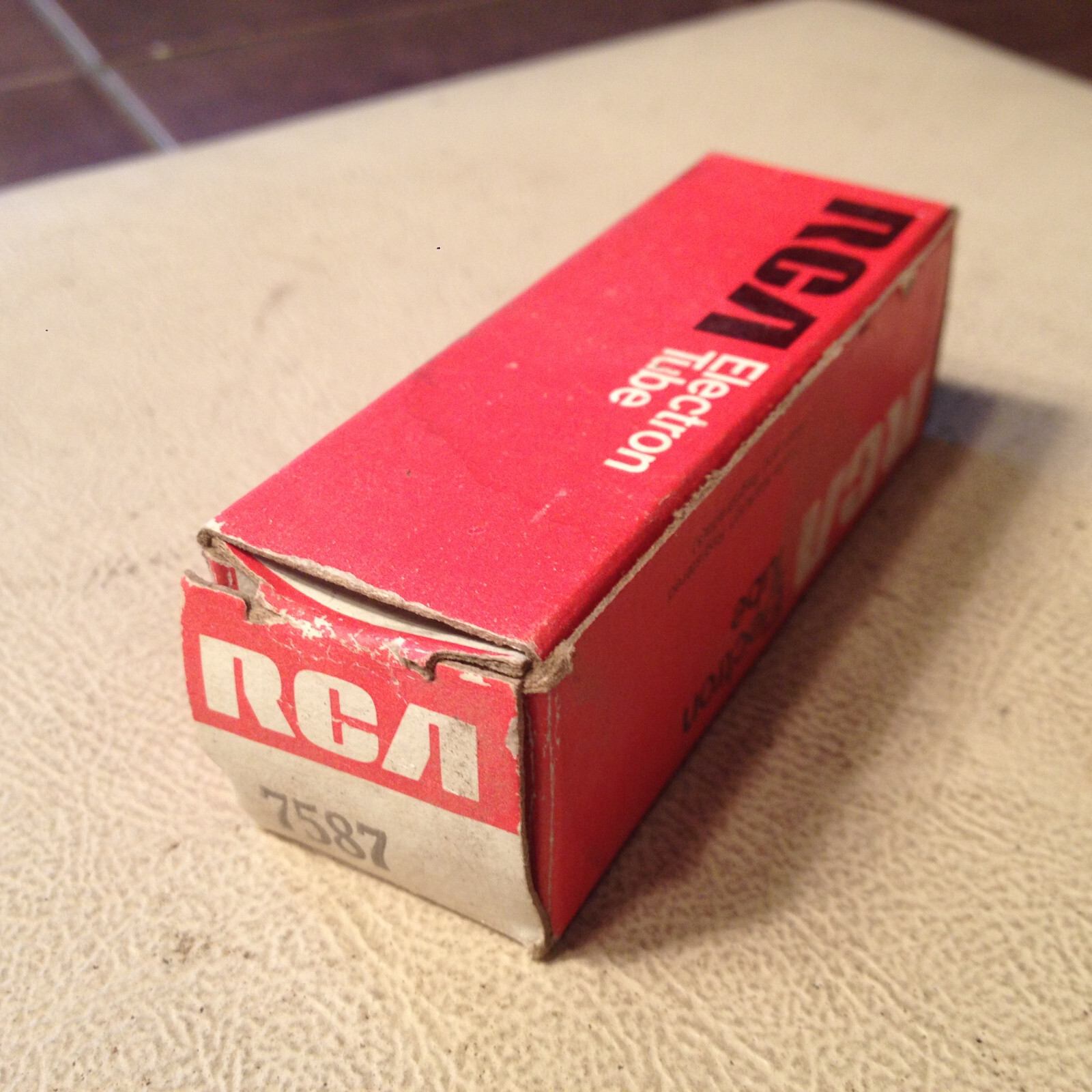 RCA 7587 Nuvistor Tube