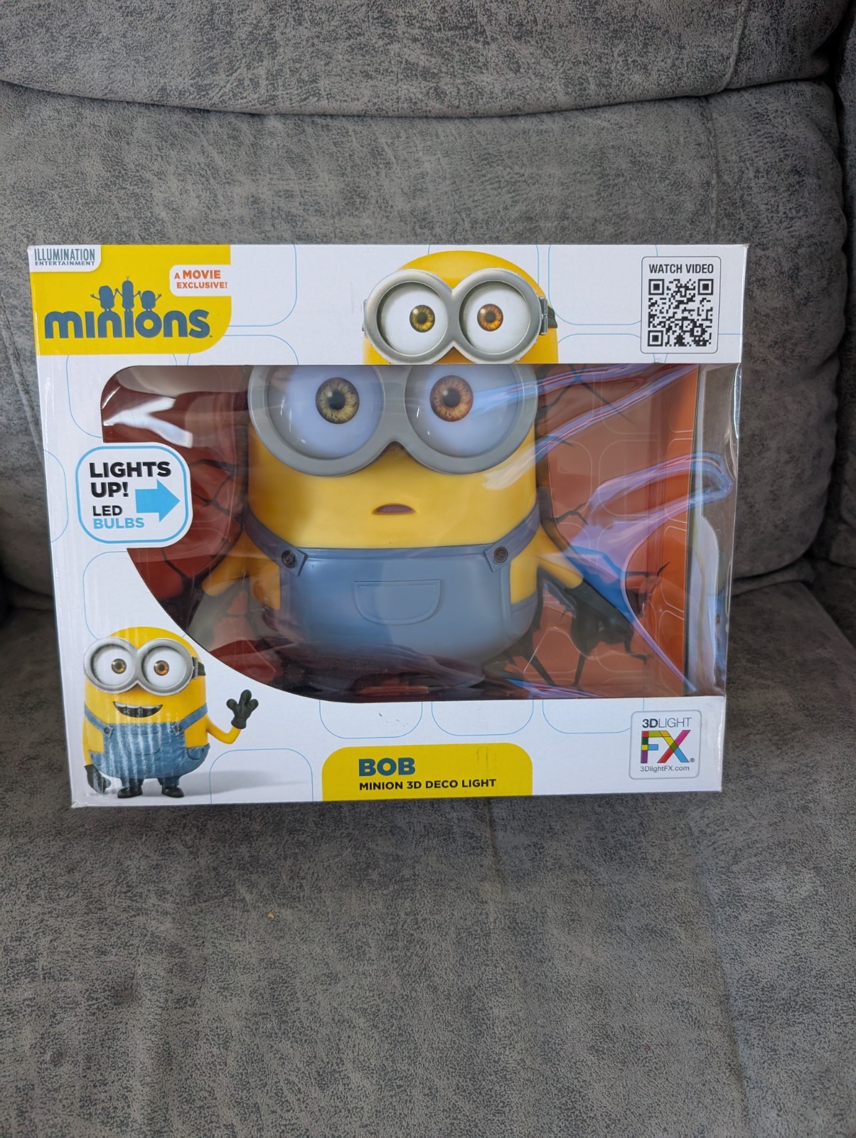 New in box Despicable Me Minions Bob 3D Light FX Deco LED Wall Light