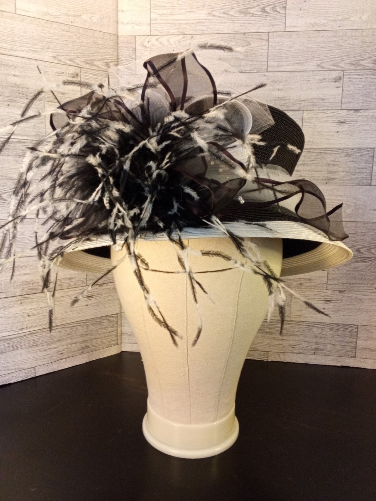 Ladies Black and White Kentucky Derby Oaks Day Thurby Tea Church Straw Hat NWOT