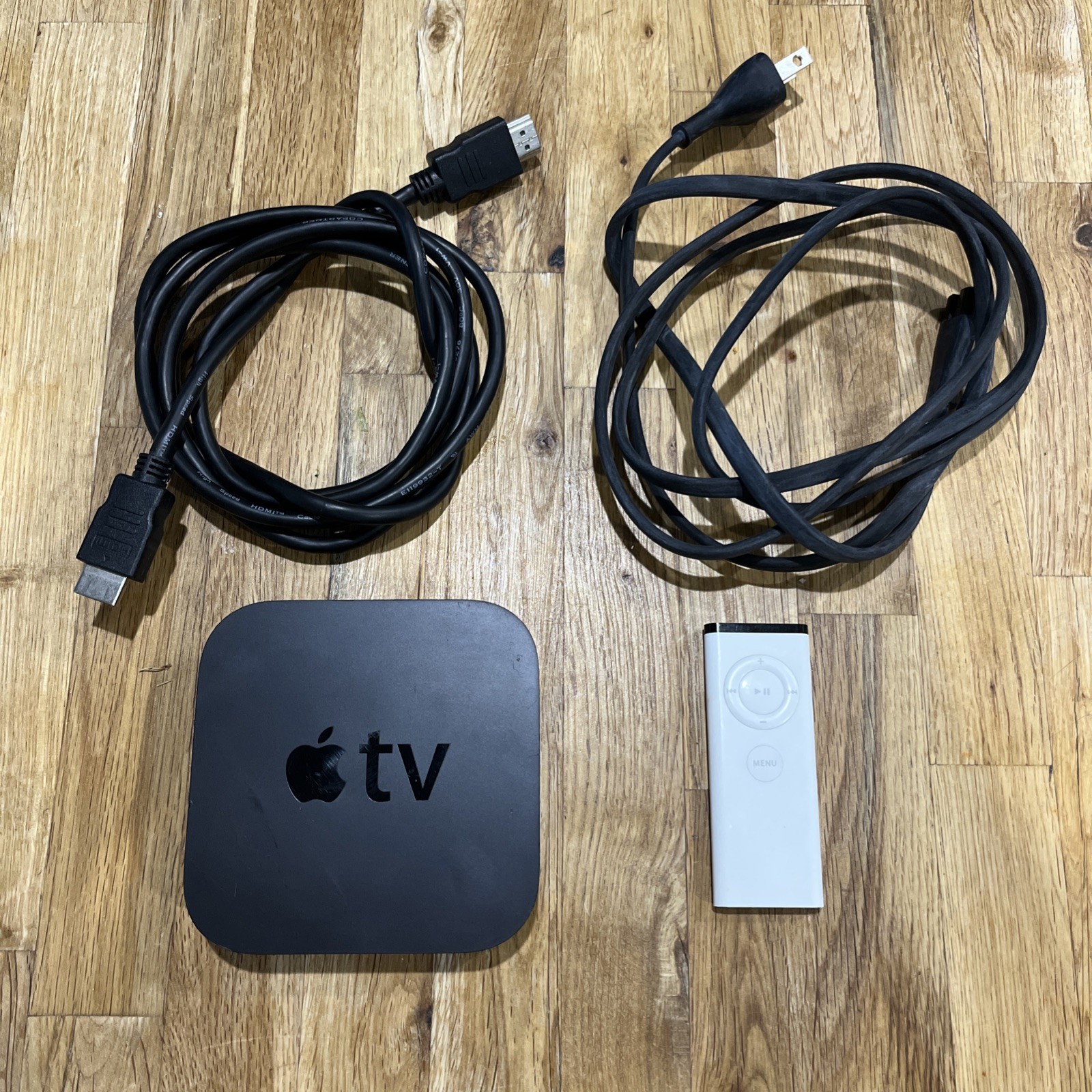 Apple TV Model A1469 Media Streamer 3rd Generation W/cord Remote Tested Works
