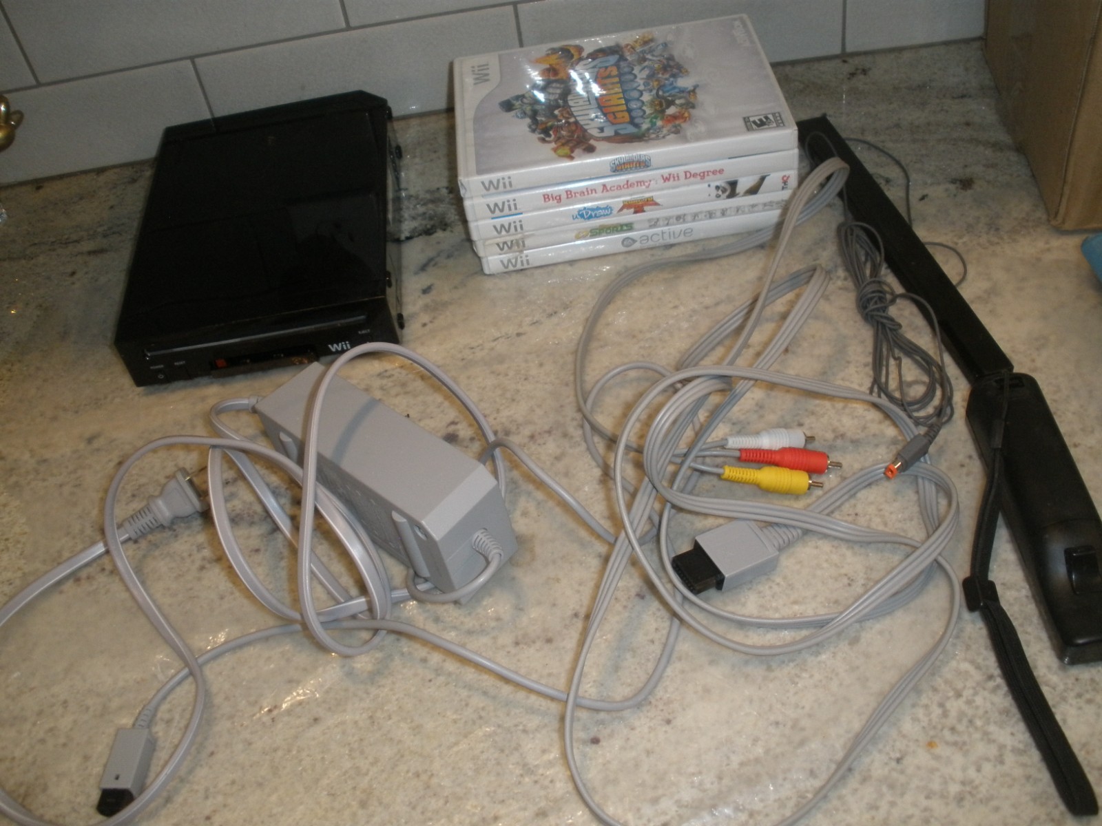 NINTENDO WII BLACK CONSOLE RVL-101 GAMES CABLES TESTED WORKS