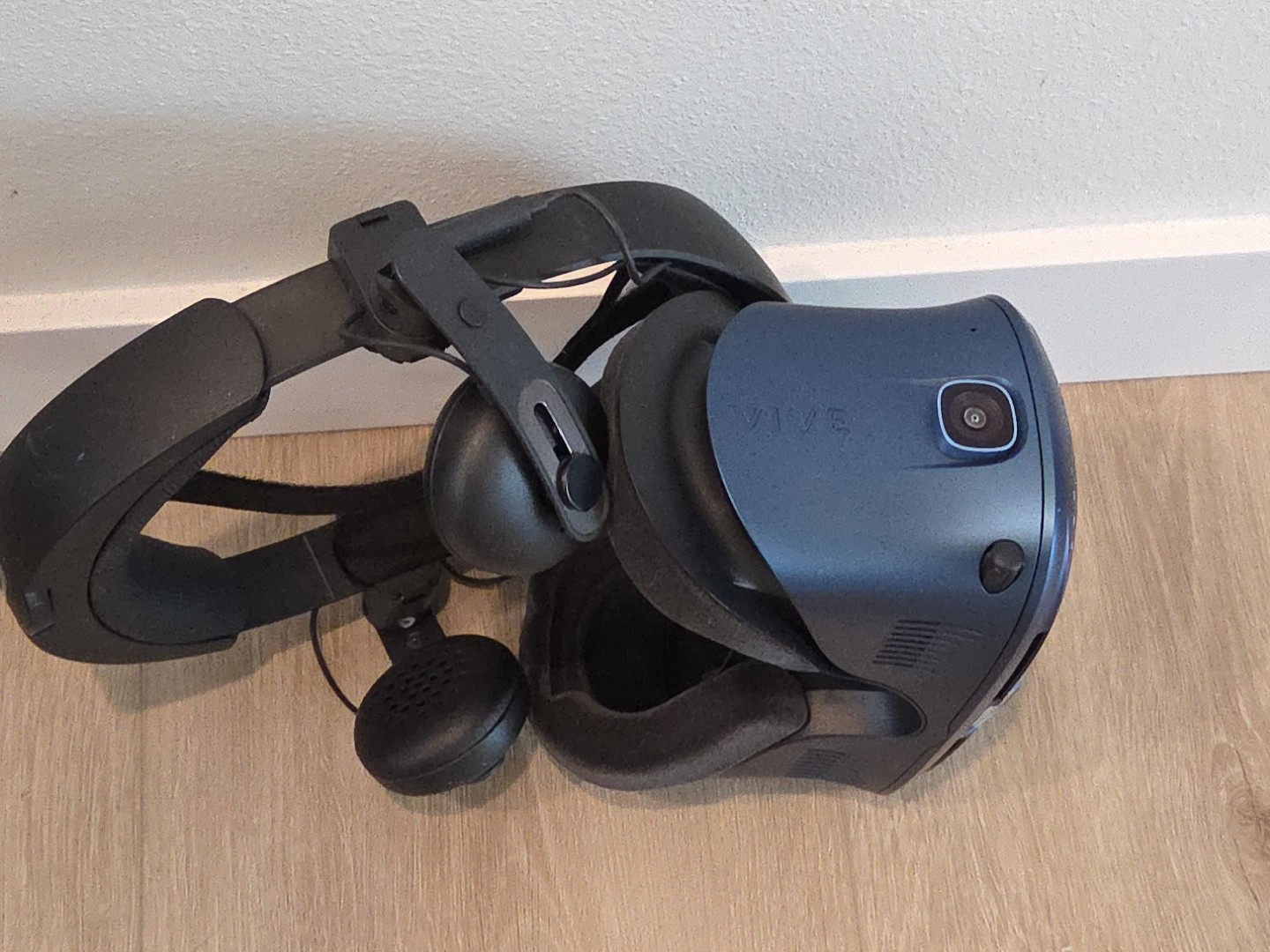 HTC Vive PC VR Headset 2Q2R100