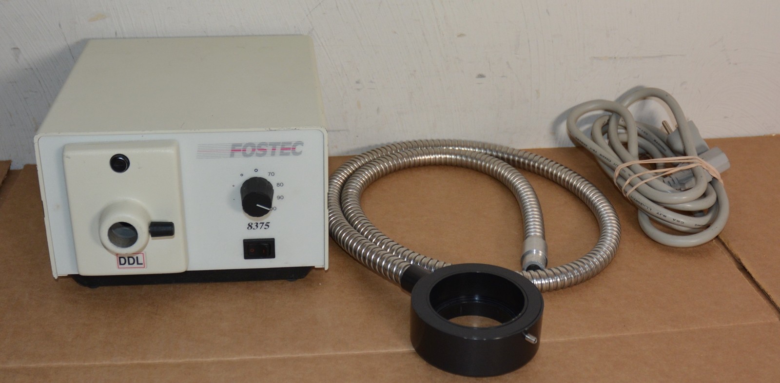 Fostec 8375 Fiber Optic Light Source Illuminator w/ Ring Light Fits Leica