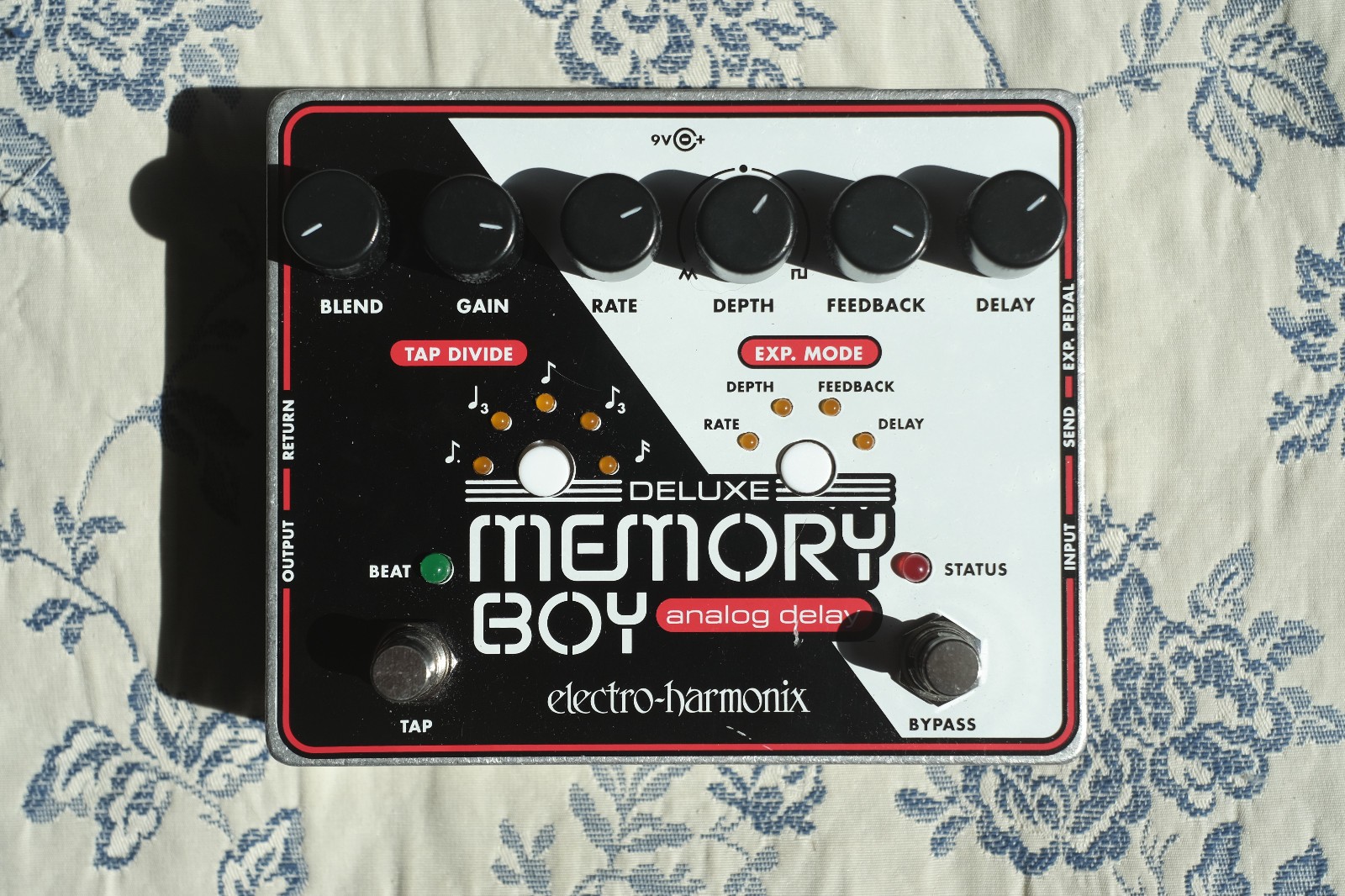 Electro-Harmonix Deluxe Memory Boy Analog Delay Pedal