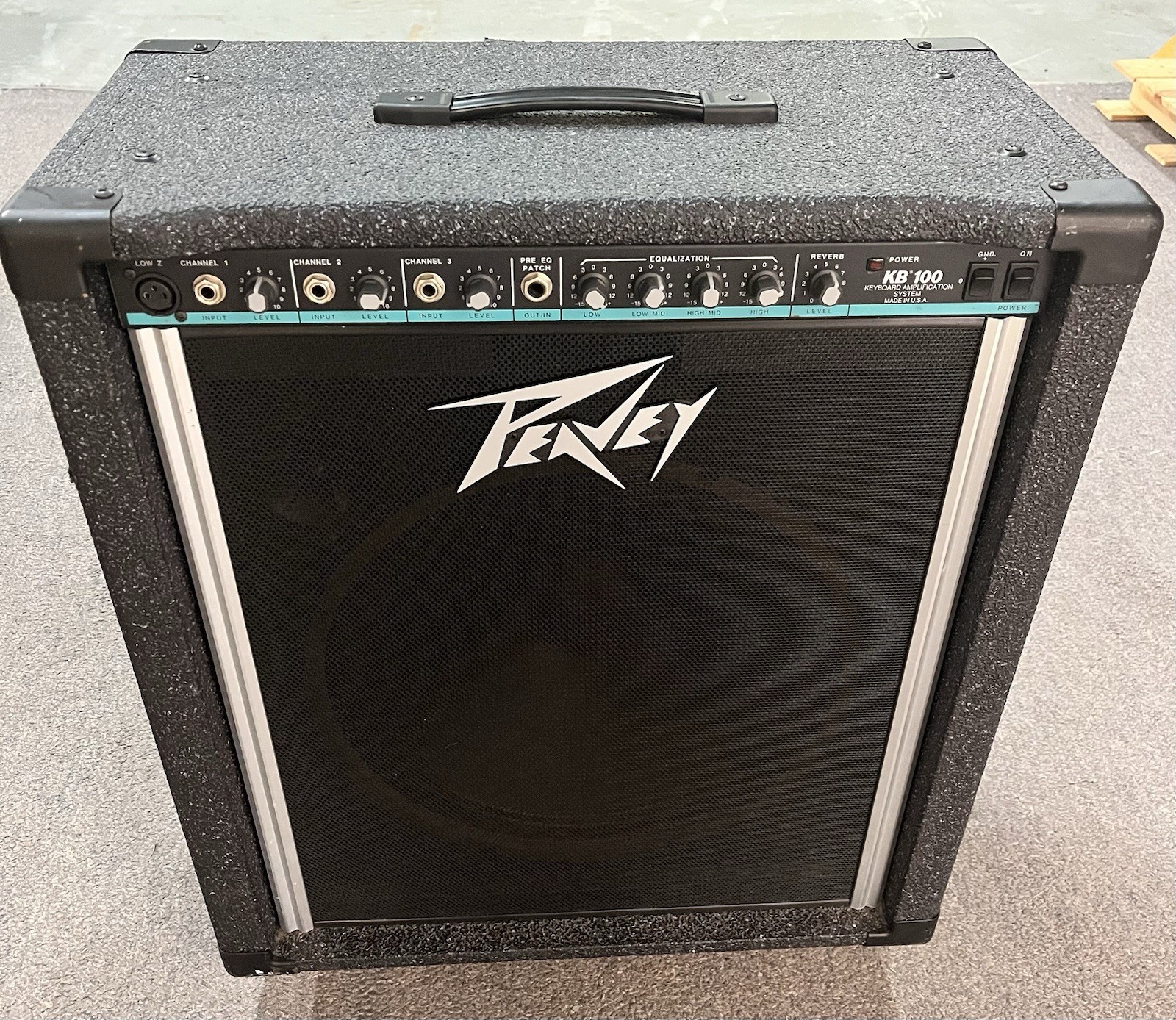 VINTAGE PEAVEY KB100 KB 100 KEYBOARD AMPLIFICATION SYSTEM AMP