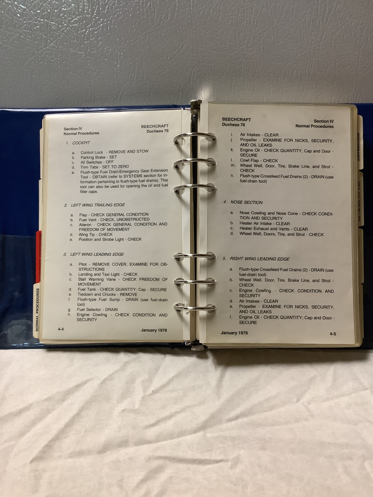 Beechcraft Duchess 76 Pilot's Operating Handbook and Airplane Flight Manual 1978