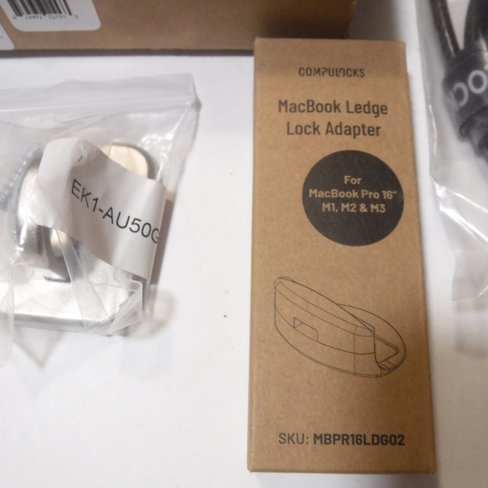 Compulock bundled Universal Ledge Macbook Pro 13",16" M1, M2, M3