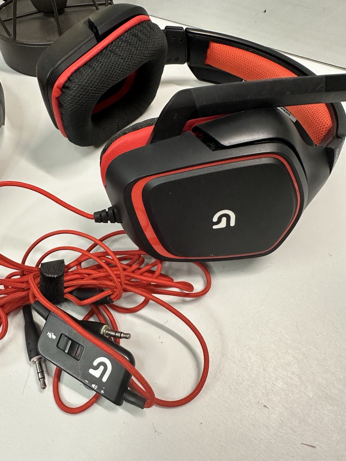 Logitech G230 Stereo Gaming Headset w Microphone PC XBOX PS4 - Black/Red
