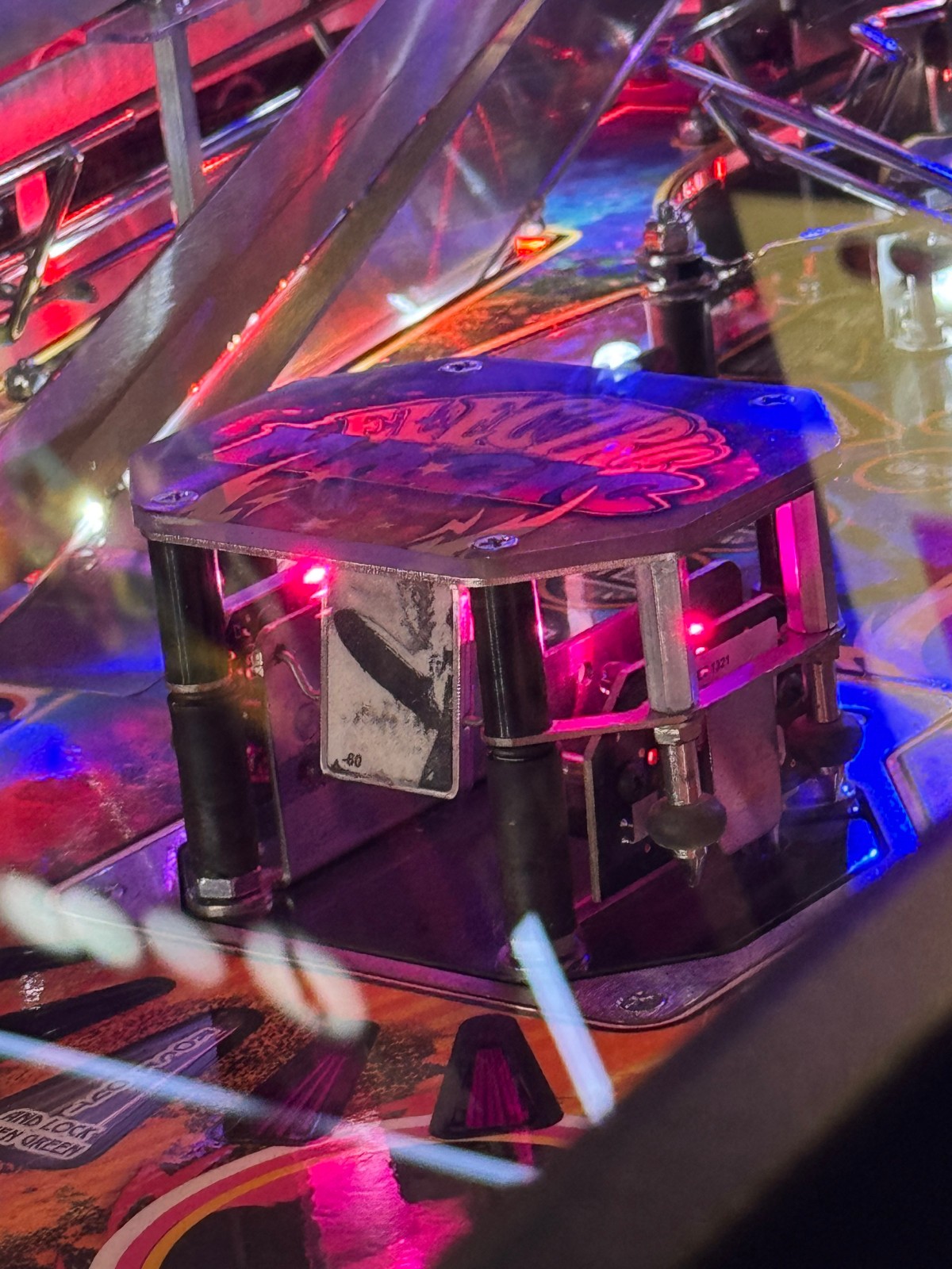 Stern LED ZEPPELIN-PREMIUM pinball: Expression Speaker Lighting, Topper, Hermit