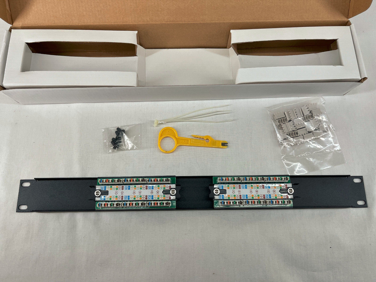 Patch Panel UTP 12 Port Ethernet CAT5e RJ45 110 Network