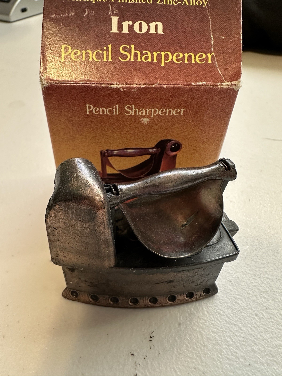 Vintage Antiqued-Finished Zinc-Alloy Iron Pencil Sharpener 2.5 Inch