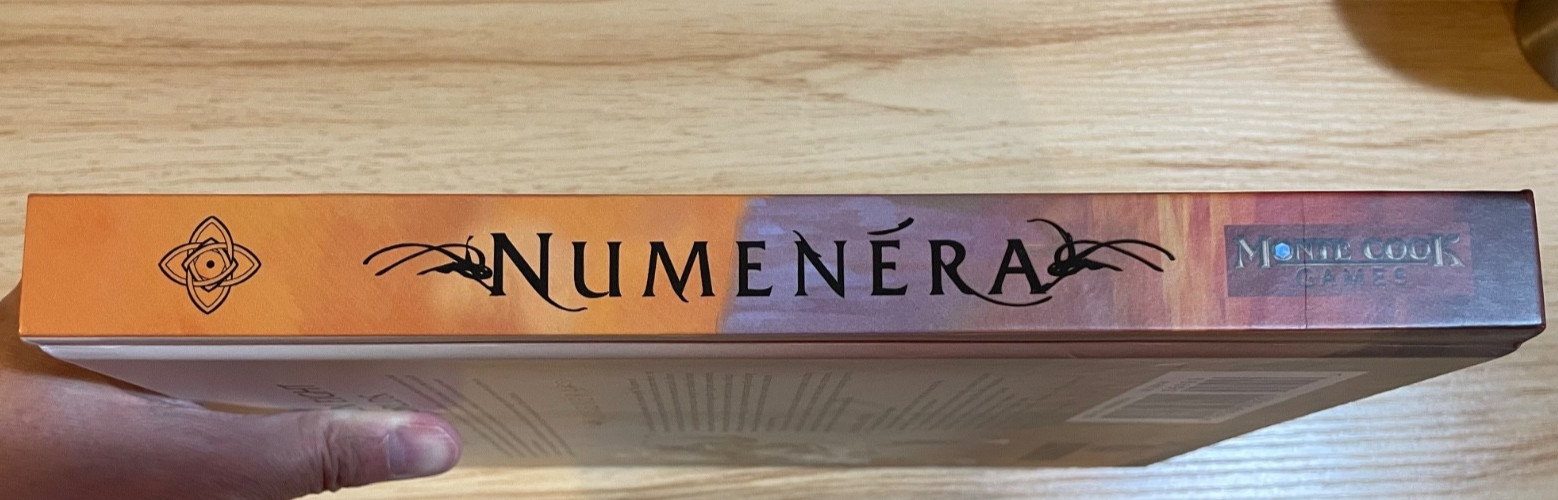 Numenera core rulebook with fold out map, Monte Cook, hardcover, excellent