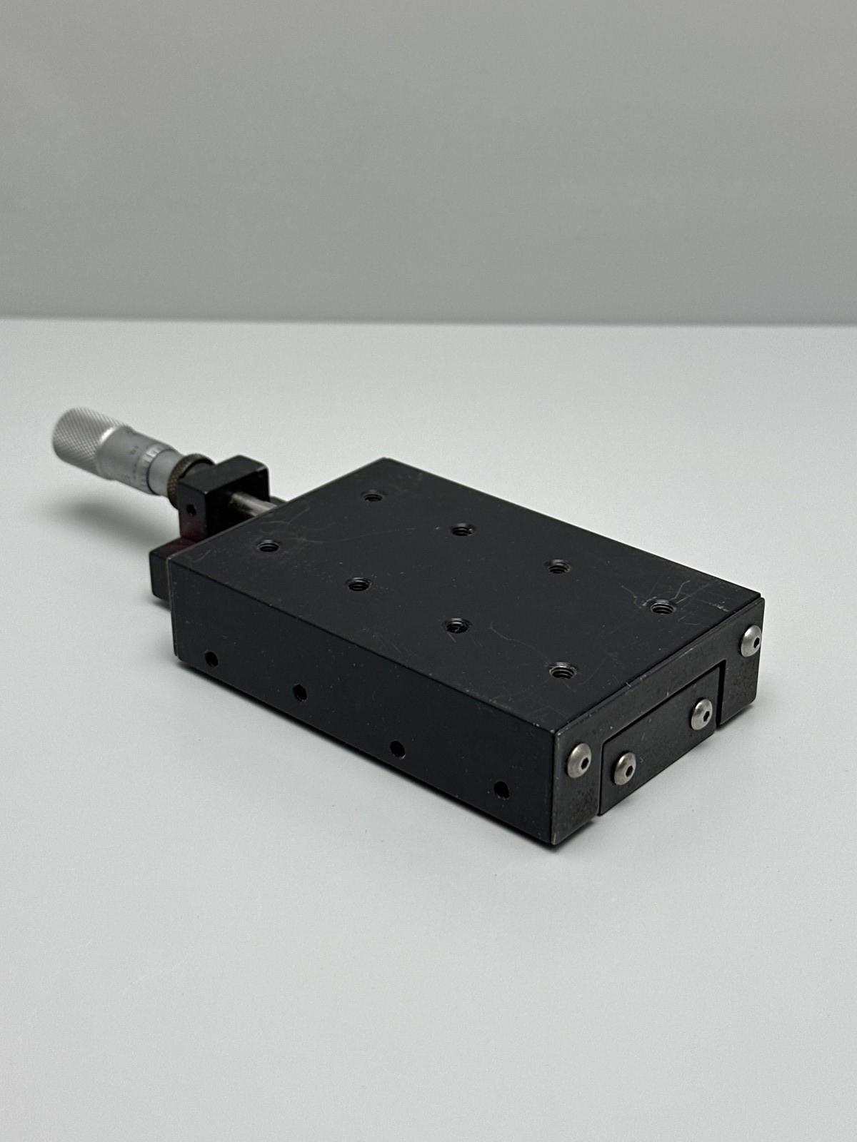 Del-Tron Linear Positioning Stage