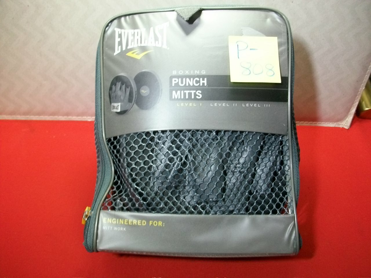 BRAND NEW SET OF EVERLAST BOXING/MMA PUNCH MITTS LEVEL 1-CORE ASSORTMENT WORKOUT