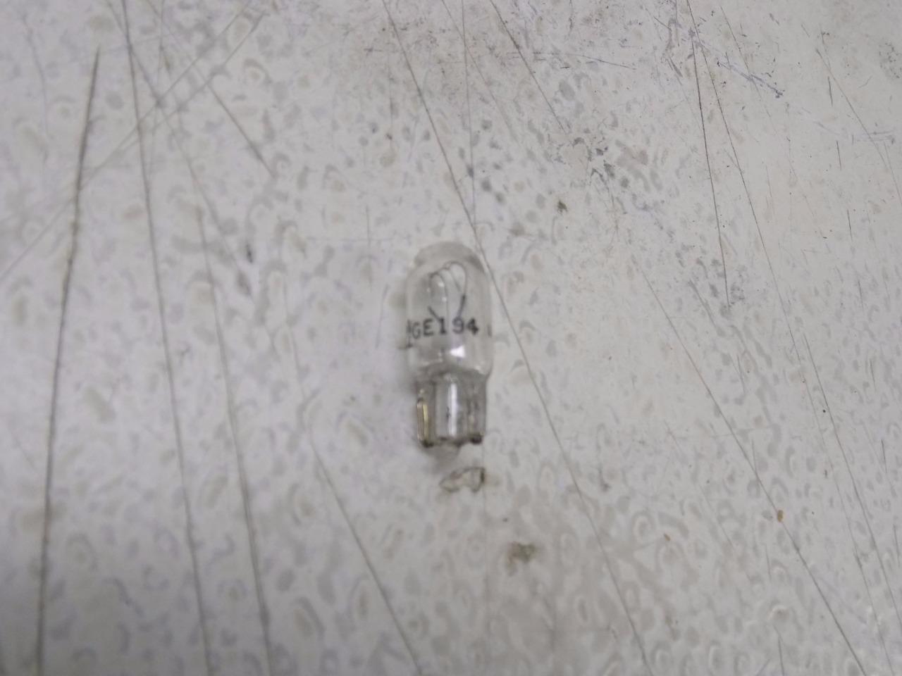 GE 194 REPLACEMENT LIGHT BULBS (LOT OF 20)