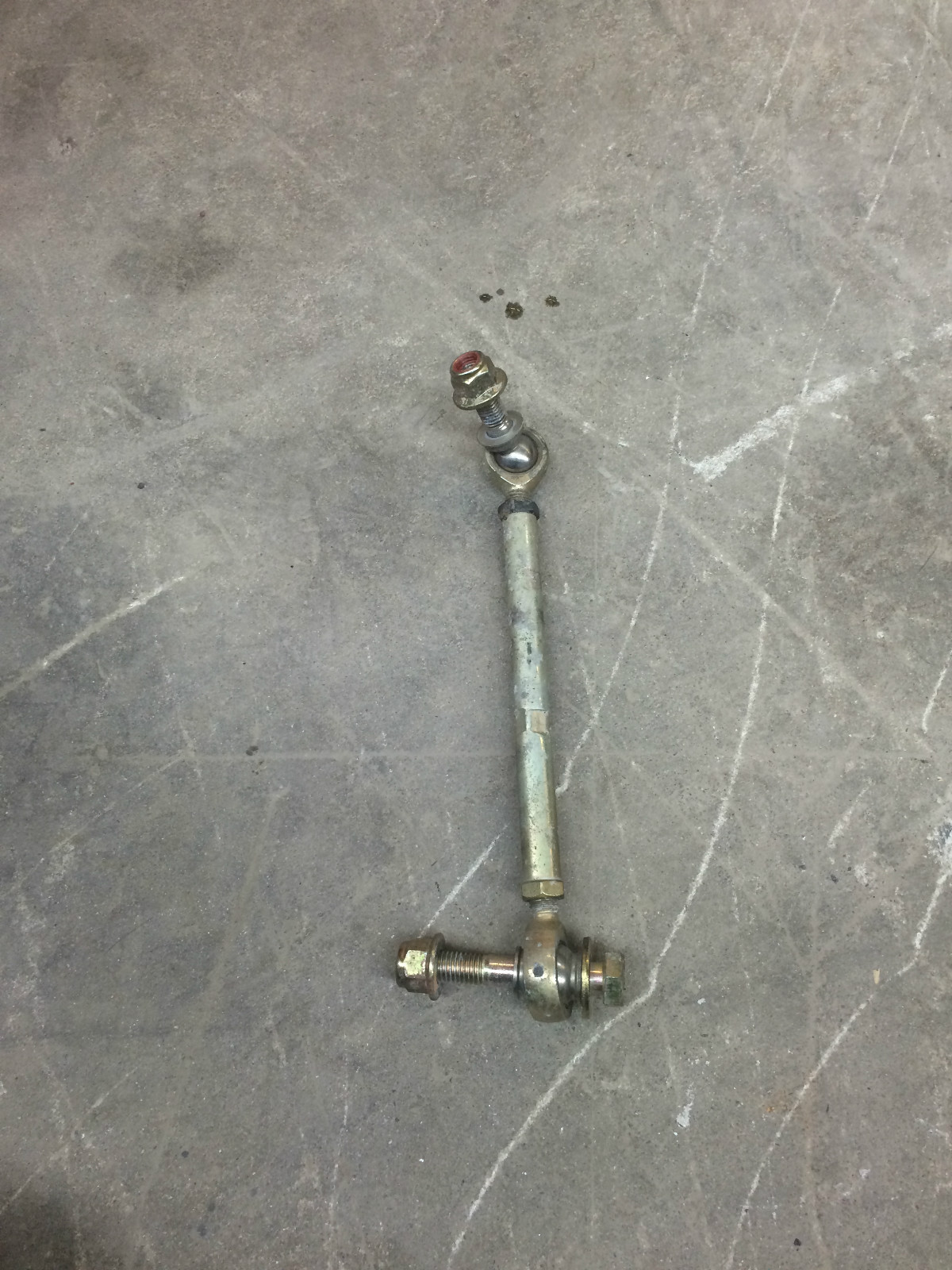 Skidoo mach z MXZ  1000 steering link