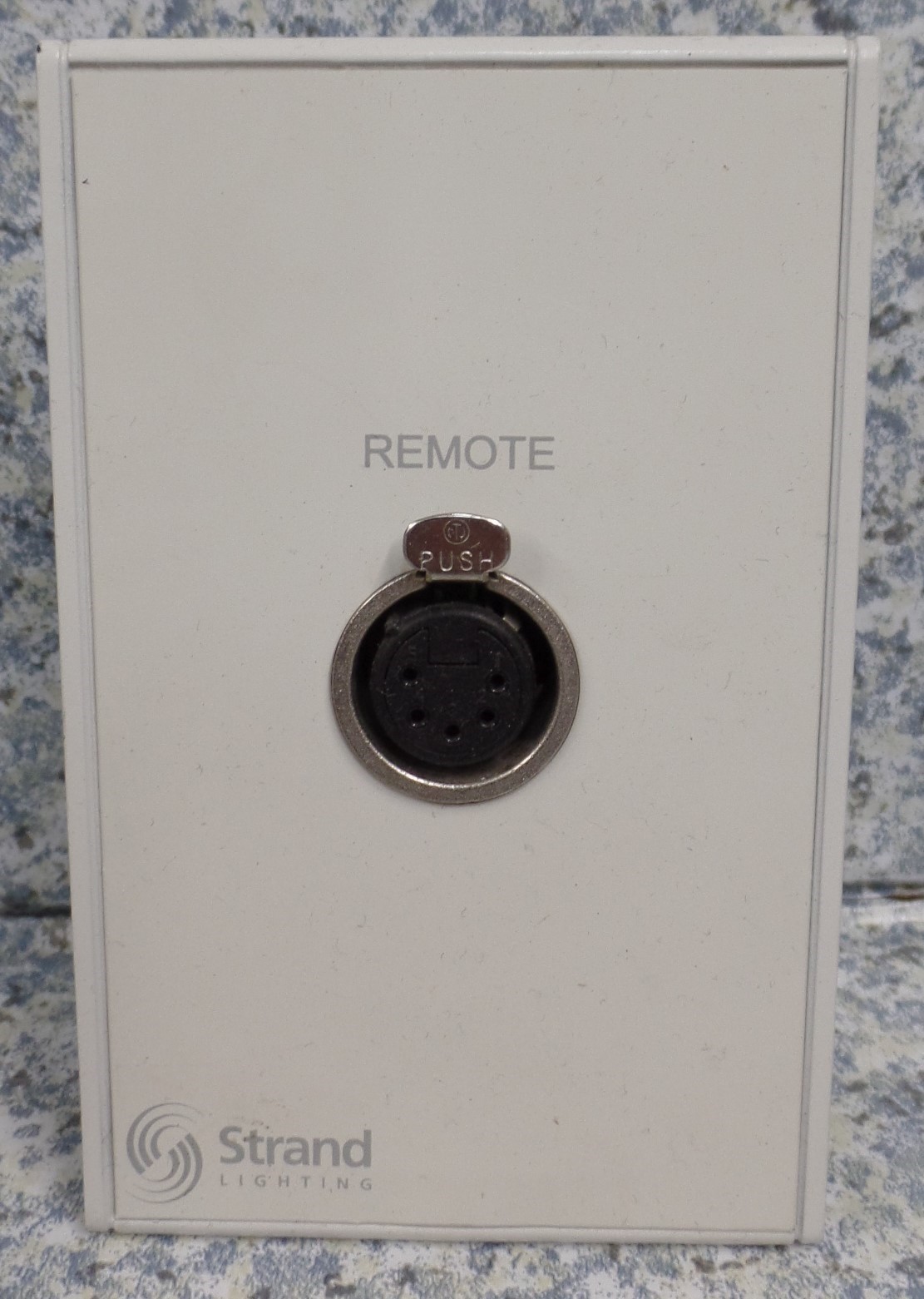 STRAND LIGHTING PC-653-01 01020201771 Outlook Remote Wall Plate DMX USED