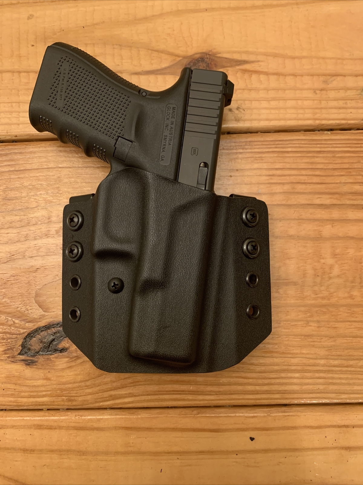 Kydex OWB Holster for Glock 19/23/32 With Adjustable Retention