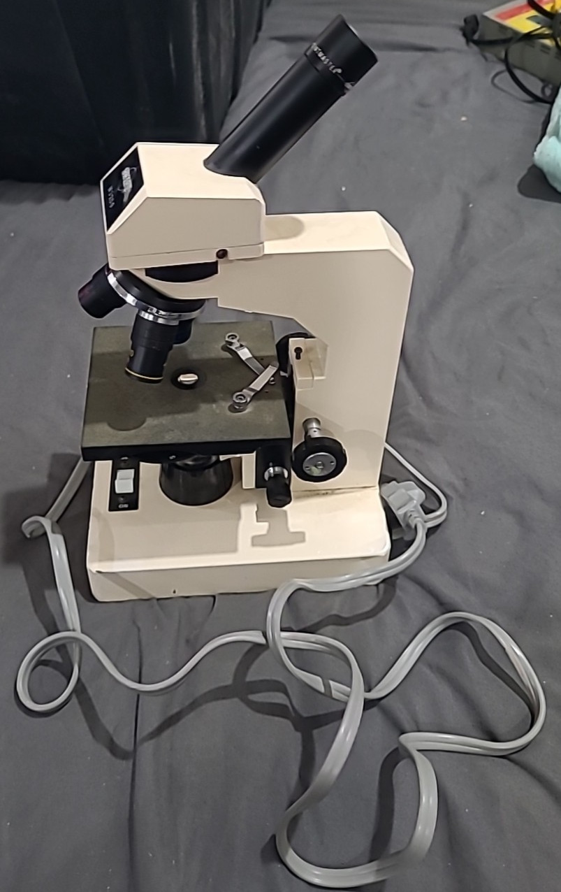 Swift M3200 Series Ultra Lite Illumination System Microscope / Used
