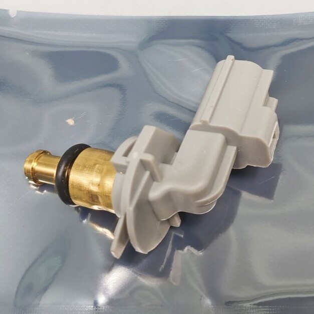 NEW ENGINE COOLANT TEMPERATURE SENSOR LR041442 FOR LAND ROVER LR4