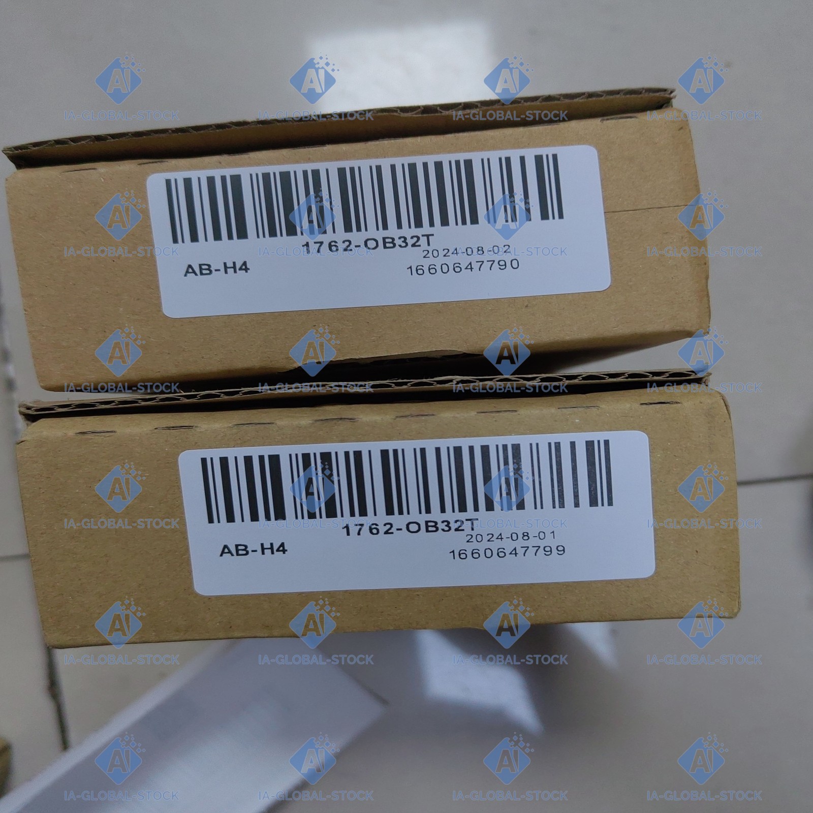 One Unit Brand New 1762-OB32T Allen-Bradley US Fee Shipping + 1 Year Warranty