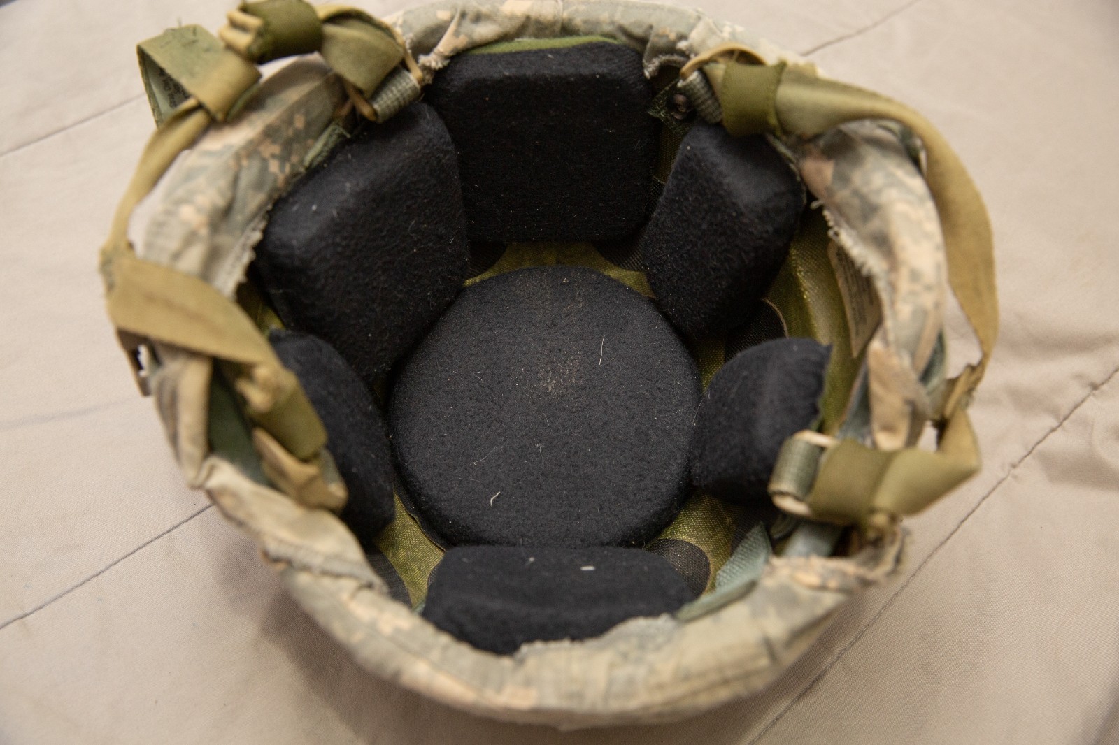 USGI SDS Warrior Helmet ACH Cut w/ Extras Early GWOT OIF OEF Medium