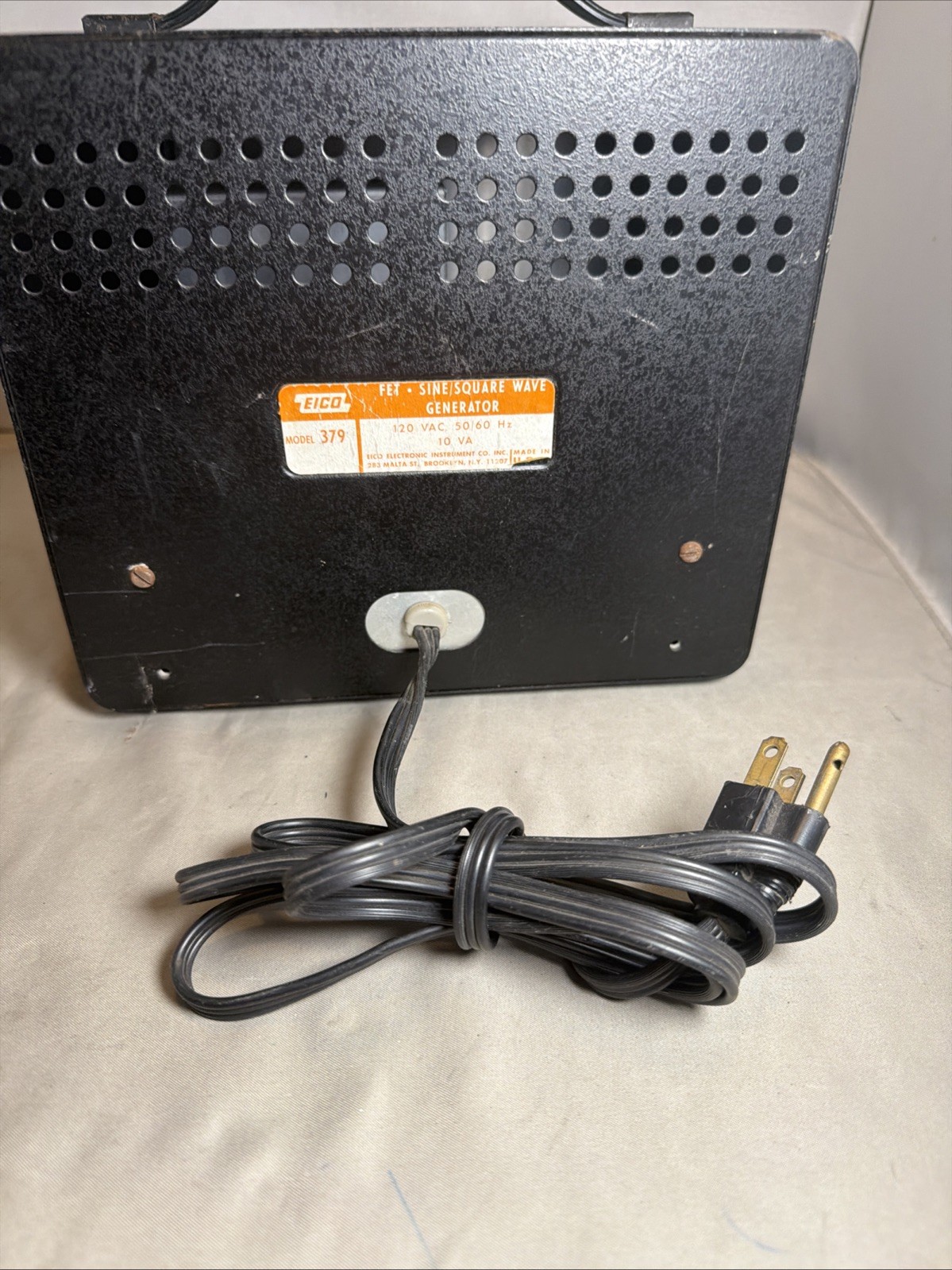EICO model 379 Solid State Fet Sine/Square Wave Generator