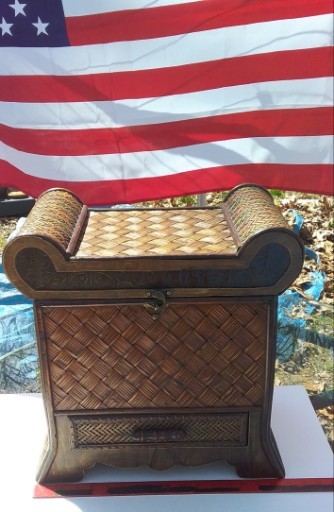 Beautiful Woven Rattan Wicker Curved Top Wooden Chest  Keepsake Box with drawer