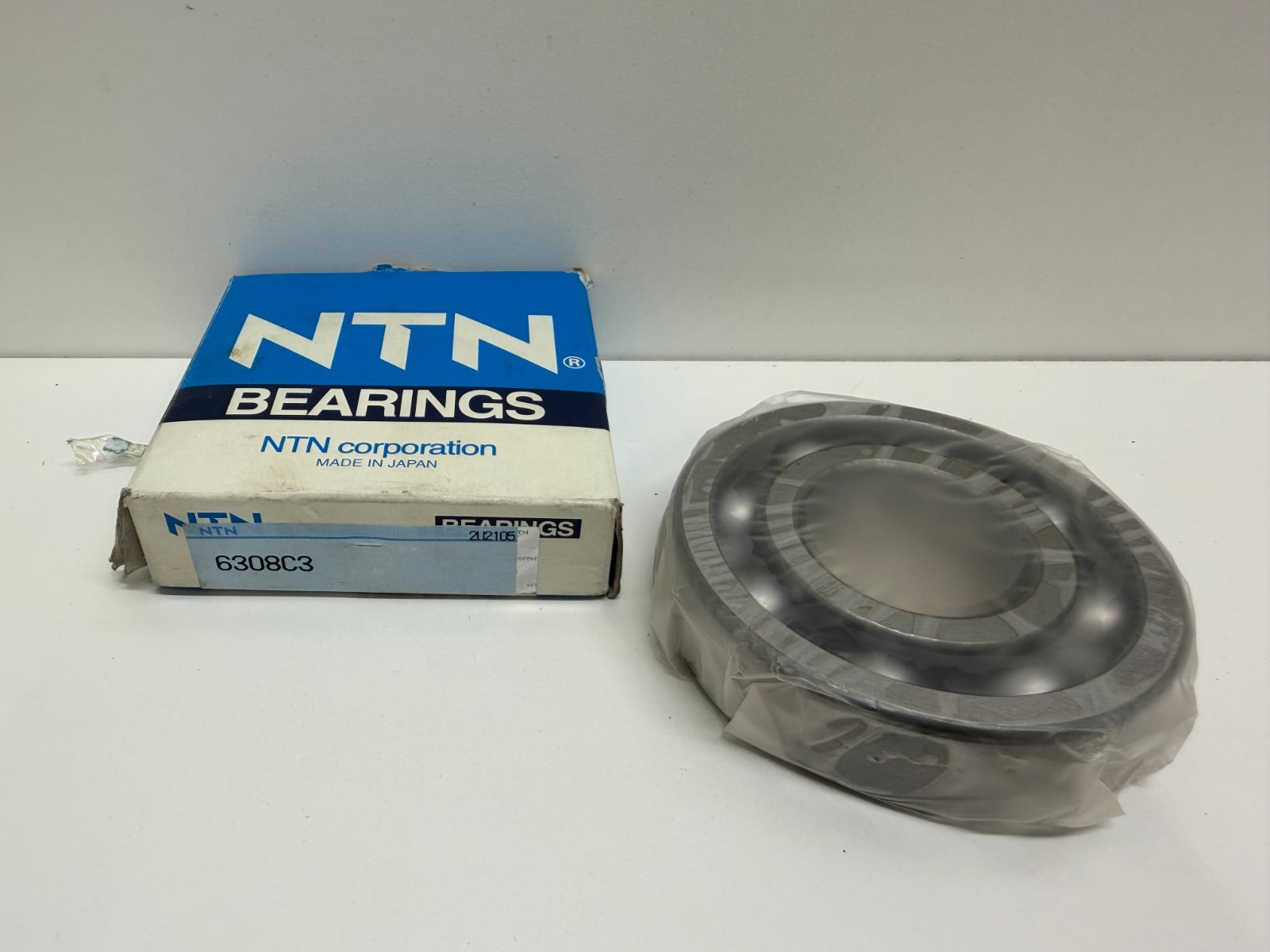 NEW IN BOX! NTN DEEP GROOVE BALL BEARING 6308C3