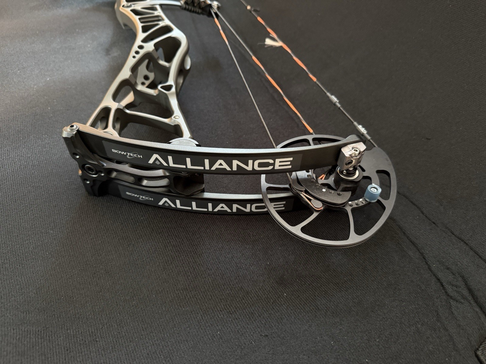 Bowtech Archery 2026 Compound Bow - Alliance 30 - RH - Stealth Grey - #70