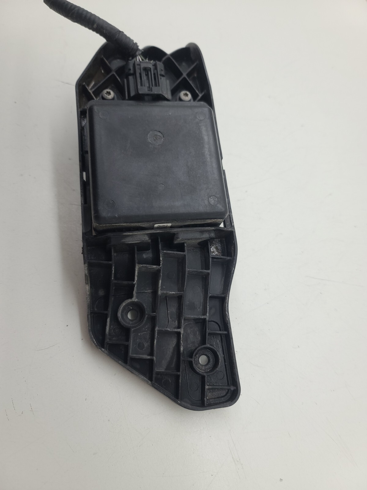 2016 - 2019 FORD ESCAPE RH (passanger side) Blind Spot Sensor W/ Bracket