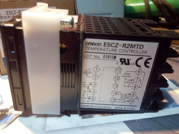 E5CZ-R2MTD E5CZR2MTD Omron Temperature Controller New in box free shipping